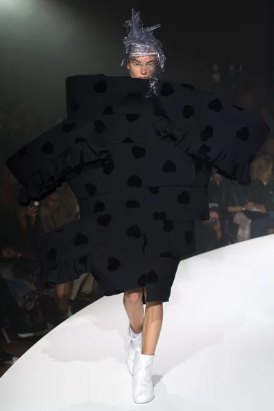Look 10